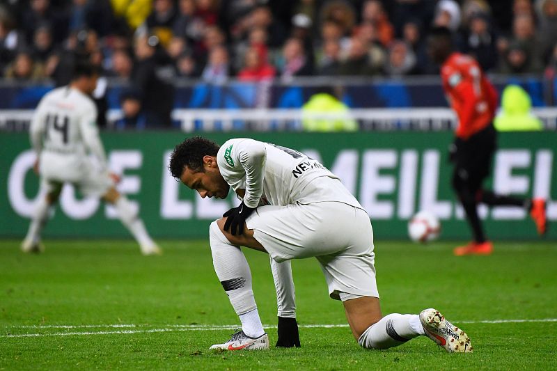 mk官网入口 -关于皇家马德里训练开放日，赛前队长鼓劲引欢呼，法国杯在即，医务组通报恢复的信息