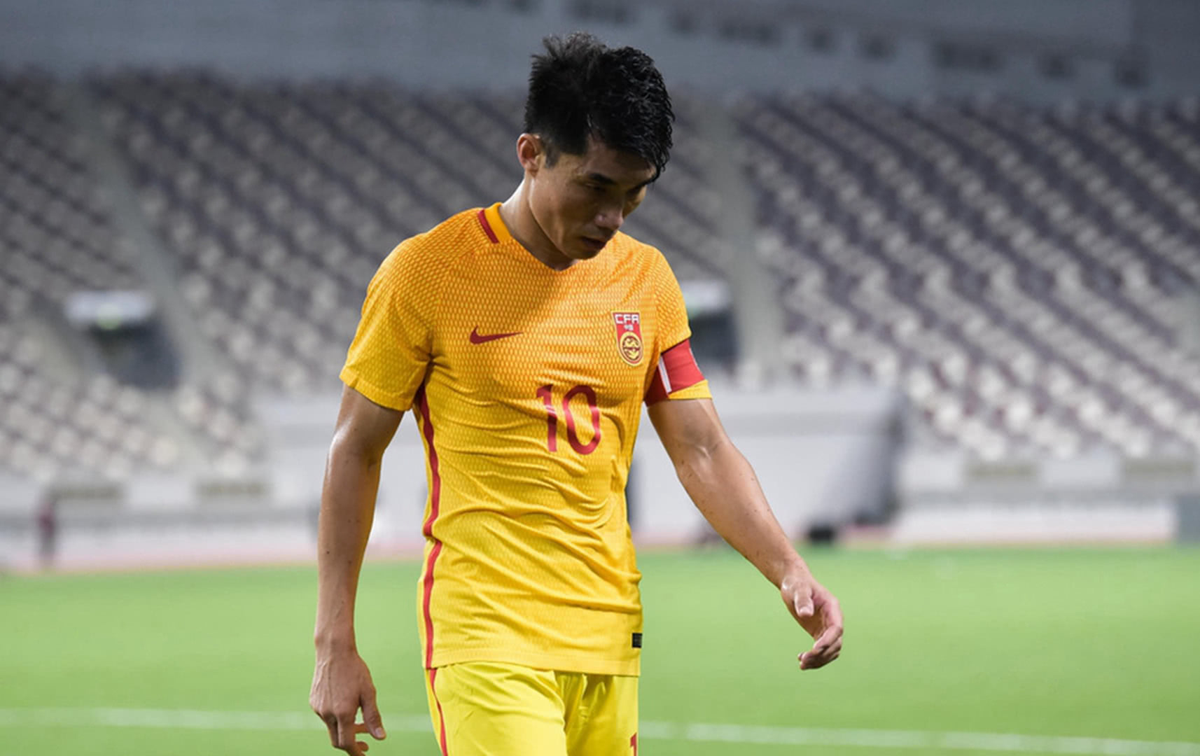 mk娱乐网站 -清晨突围战来临，广州队围绕足总杯门线救险，质疑声仍在，阵容厚度经受考验(中超八冠王广州队宣布解散)